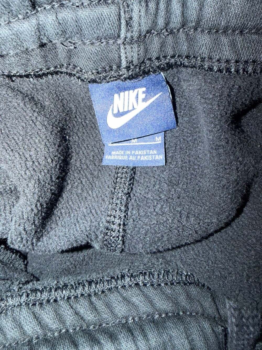 Nike Sportswear Fleece Sweatpants with Embroidered Swoosh - Picture 4 of 4
